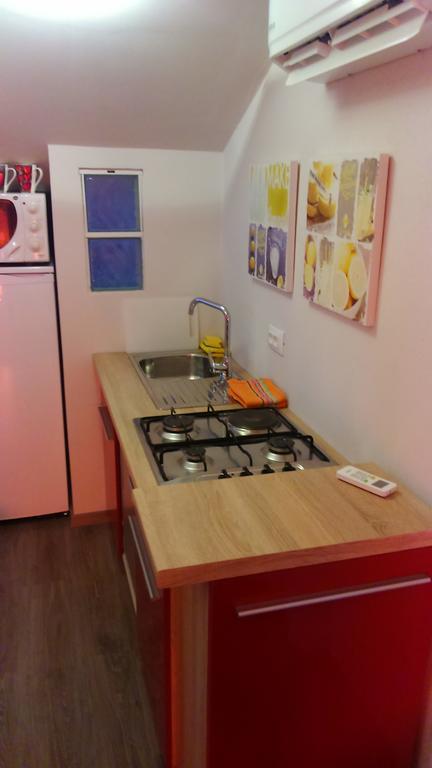 Orange Cube Apartment Риека Экстерьер фото