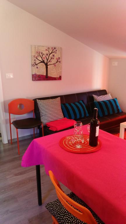 Orange Cube Apartment Риека Номер фото